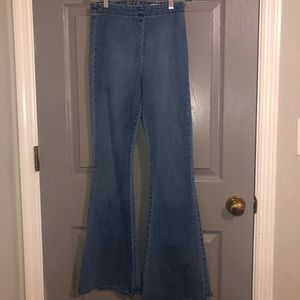 O2 denim size 24 with zipper closure. worn twice